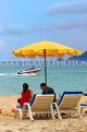 Thailand, PHUKET, Patong Beach, holidaymakers, couple under sunshade, THA4033JPL