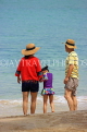 Thailand, PHUKET, Patong Beach, holidaymakers enjoying the beach, THA4031JPL
