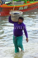 Thailand, PHUKET, Rawai, fishing village, fisherman with his catch, THA3999JPL