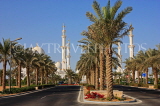 UAE, ABU DHABI, Sheik Zayed Mosque, and palm tree lined avenue, UAE656JPL