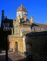 UK, Cambridgeshire, CAMBRIDGE, Gonville & Caius College, Gate of Honour and sundial, UK5668JPL