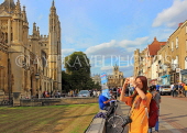 UK, Cambridgeshire, CAMBRIDGE, Kings Parade, street scene, UK35005JPL