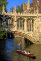 UK, Cambridgeshire, CAMBRIDGE, St John's College, Bridge of Sighs, and punting, UK5495JPL