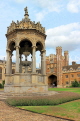 UK, Cambridgeshire, CAMBRIDGE, Trinity College, Great Court, Fountain & Great Gate, UK35017JPL