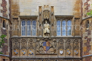 UK, Cambridgeshire, CAMBRIDGE, Trinity College, entrance facade, Great Gate, Henry VIII statue, UK35034JPL