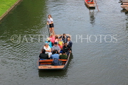 UK, Cambridgeshire, CAMBRIDGE, punting in River Cam, punting tours, UK34949JPL