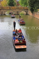 UK, Cambridgeshire, CAMBRIDGE, punting in River Cam, punting tours, UK34953JPL