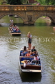 UK, Cambridgeshire, CAMBRIDGE, punting in River Cam, punting tours, UK34956JPL