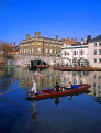 UK, Cambridgeshire, CAMBRIDGE, punting in The Mill Pool, Silver Street Bridge, UK6106JPL