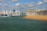 UK, Hampshire, PORTSMOUTH, ferry enterting by old city walls, beach, UK6562JPL