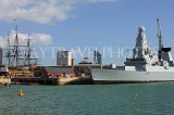 UK, Hampshire, PORTSMOUTH, harbour and war ship, UK6680JPL