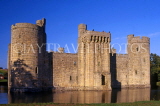 UK, Sussex, Bodiam Castle and moat, UK4774JPL