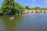 UK, Warwickshire, STRATFORD-UPON-AVON, River Avon, Clopton Bridge and boating, UK25575JPL