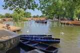 UK, Warwickshire, STRATFORD-UPON-AVON, River Avon, and rowing boats for hire, UK25508JPL