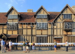 UK, Warwickshire, STRATFORD-UPON-AVON, Shakespeare's birthplace, reading his writings, UK25355JPL