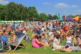 UK, Warwickshire, STRATFORD-UPON-AVON, people gathered during River Festival, UK25418JPL