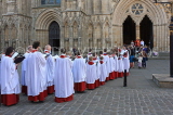 UK, Yorkshire, YORK, York Minster, Sunday Easter parade, clergy and congregation, UK3264JPL
