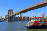 USA, New York, MANHATTAN, Brooklyn Bridge, and tour boat, US4605JPL