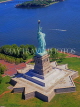 USA, New York, MANHATTAN, Statue of Liberty (aerial view), NYC401JPL