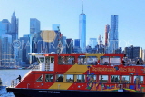 USA, New York, MANHATTAN, sightseeing boat anf skyline, US4608JPL