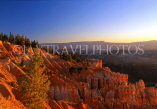 USA, Utah, BRYCE CANYON, evening light on limestone and clay formations, US3459JPL