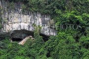 VIETNAM, Halong Bay, Bo Hon Island, Sung Sot Caves, entrance, lookout point, VT1917JPL