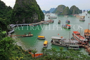 VIETNAM, Halong Bay, Bo Hon Island, Sung Sot Caves, harbour view, VT1914JPL