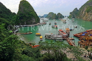 VIETNAM, Halong Bay, Bo Hon Island, Sung Sot Caves, harbour view, VT1915JPL