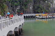 VIETNAM, Halong Bay, Bo Hon Island, Sung Sot Caves, walkway to harbour, VT1921JPL