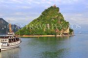 VIETNAM, Halong Bay, Ti Top Island, and cruise boat, VT1773JPL