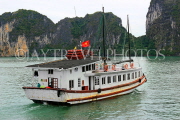 VIETNAM, Halong Bay, cruise boat and limestone formations, VT1855JPL