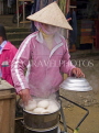 VIETNAM, Hanoi, steamed buns vendor at market, VT521JPL