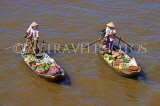 VIETNAM, Hoi An, Can Tho  Floating Market, sanpams with vegetables, VT512JPL