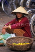 VIETNAM, Hoi An, market scene, vendor, VT510JPL