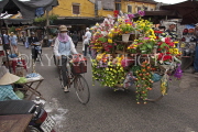 VIETNAM, Hoi An, street vendor, flower seller, VT2301JPL