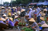 VIETNAM, Hue, market scene and vendors, VT346JPL