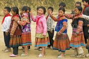 VIETNAM, Lao Cai province, Sapa, Bac Ha, Cau Son, Flower Hmong tribe children, VT610JPL