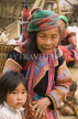 VIETNAM, Lao Cai province, Sapa, Bac Ha, Cau Son, Flower Hmong woman and child, VT608JPL