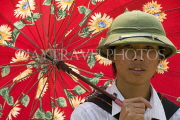 VIETNAM, Lao Cai province, Sapa, Tam Duong, Black Lu tribe man, under umbrella, VT632JPL