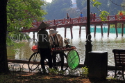 Vietnam, HANOI, Hoan Kiem Lake, and promenade, street vendor, VT1196JPL