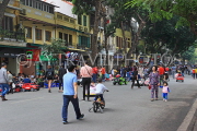 Vietnam, HANOI, Hoan Kiem Lake area, people enjoying weekend pedestrianised area, VT1334JPL