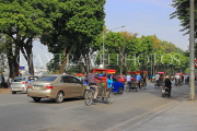 Vietnam, HANOI, Hoan Kiem Lake area, street scene and traffic, VT1562JPL