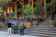 Vietnam, HANOI, Old Quarter, Chua Quan Su Temple, courtyard, VT1437JPL