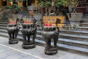 Vietnam, HANOI, Old Quarter, Chua Quan Su Temple, incense burner censers, VT1439JPL