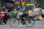 Vietnam, HANOI, Old Quarter, Street Vendor, flower seller, VT1391JPL