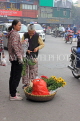 Vietnam, HANOI, Old Quarter, Street Vendor, selling flowers, VT1378JPL