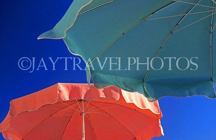 AUSTRALIA, New South Wales, SYDNEY, sunshades against blue sky, AUS1042JPL