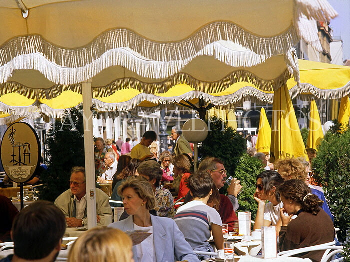 Austria, VIENNA, Stephenlatz, cafe scene, VIE200JPL