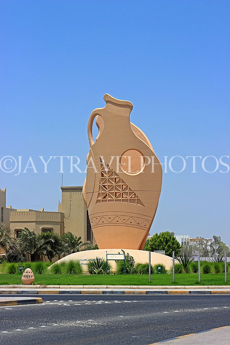 BAHRAIN, A'Ali Pottery Centre, Amphora Monument, BHR539JPL