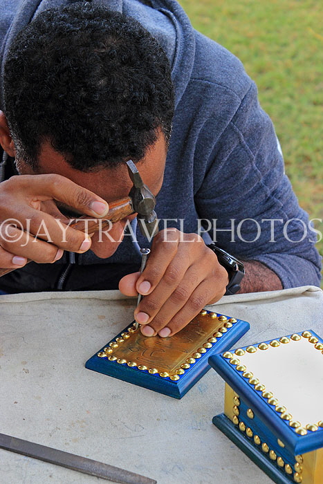 BAHRAIN, Budaiya, Farmers' Market, Handicrafts Festival, Sanadeeg chest making, BHR2073JPL